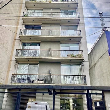 VENTA DEPTO. 2 AMB. CON COCHERA BERAZATEGUI CENTRO APTO CRÉDITO