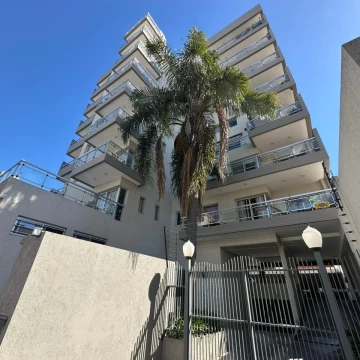 VENTA DEPARTAMENTO 3 AMBIENTES CON COCHERA EN BERAZATEGUI CENTRO