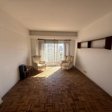 VENTA DE DEPARTAMENTO 3 AMBIENTES EN QUILMES CENTRO APTO PROFESIONAL.