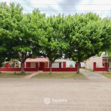 VENTA | PERMUTA - Casa de 3 dormitorios con cochera y patio. Monje, San Jerónimo, Santa Fe.