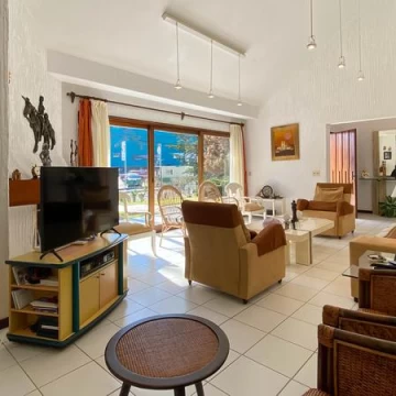 Alquiler Anual Casa de 6 dormitorios en Punta Shopping Punta del Este