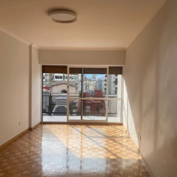 Departamento impecable en venta. Living comedor a balcón 2 dormitorios 2 baño