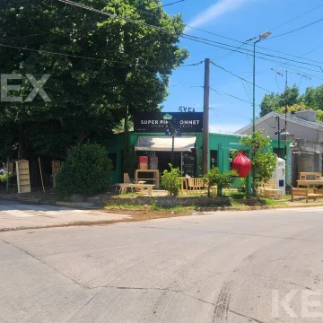 LOCAL COMERCIAL ESQUINA GONNET