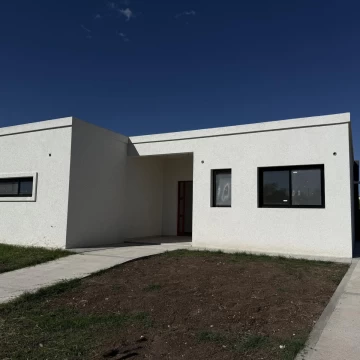 Casa en Venta 3 dorm mas escritorio Santa Elisa Pilar del Este 