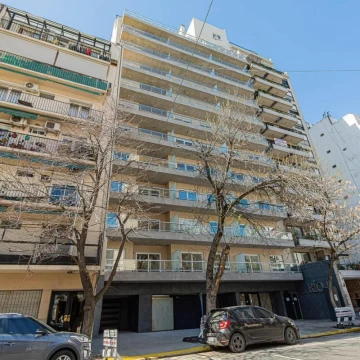 VENTA LOCAL VIDRIERA PLANTA BAJA EN CABALLITO