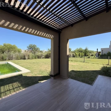 Casa en el Barrio Araucarias, Puertos
