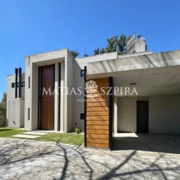 Casa en venta Los Puentes 4 ambientes