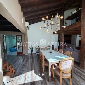 VENTA CASA MINIMALISTA CON JARDIN ITUZAINGO NORTE
