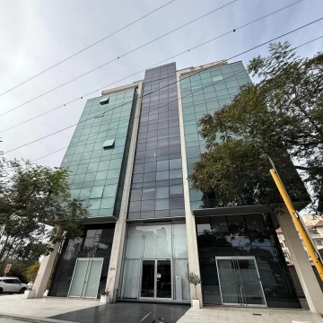 Oficina en Venta y alquiler Barrio Jardin  Edisur Office
