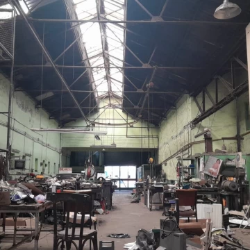 Depósito y local comercial - Mixtura 4