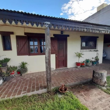 Casa sobre ruta A012 en Ricardone