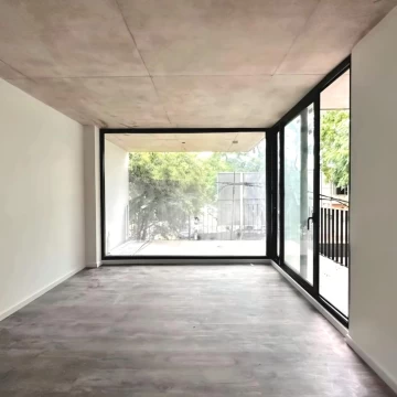 Pocitos 1 dormitorio con patio venta