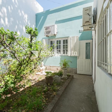 Venta casa 4 ambientes con local al frente en Ramos Mejia