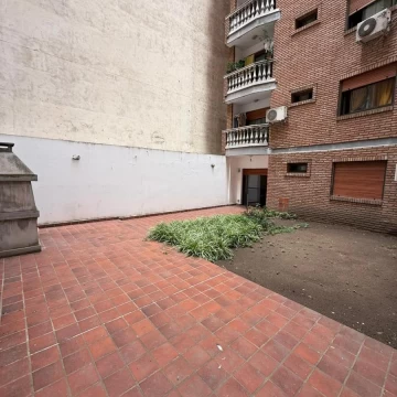 Departamento en venta 1 dorm con patio Nueva Cordoba