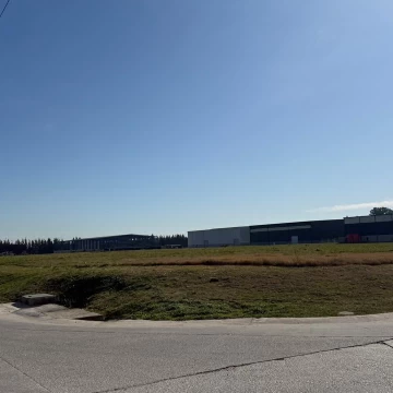 Acceso directo de la calle principal 33.137 MTS Terreno Industrial UNICO