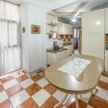 Venta Departamento 4 Ambientes + Dependencia en V. Crespo
