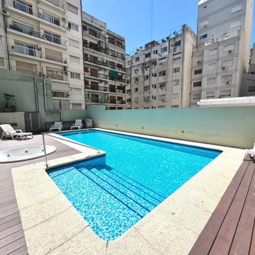 Departamento 4 Ambientes con Balcón al Frente con Cochera y Amenities - Venta