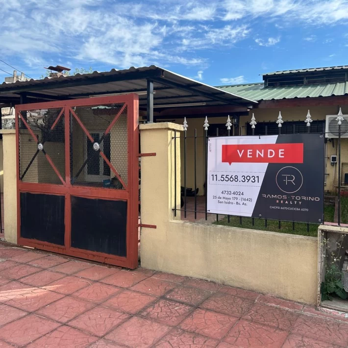 Villa Adelina Venta amplia Casa 4 amb. jardin quincho 