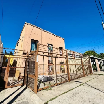 Venta de duplex 3 ambientes en Berazategui con cochera