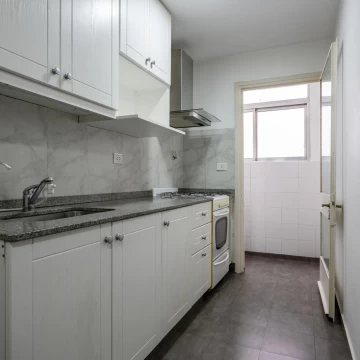 Departamento en Venta de 3 Ambientes con Baulera - Recoleta