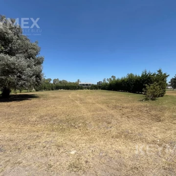 Terreno interno en venta en  Las Casuarinas del Pilar Club de Campo