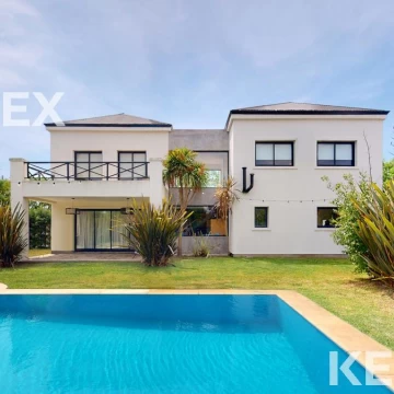 VENTA CASA DE 4 DORMITORIOS EN CITY BEL