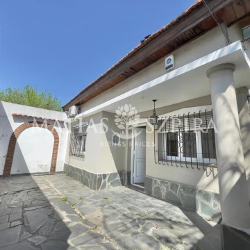 Casa en venta Moron 4 ambientes