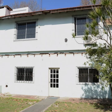 Venta Casa 5 Ambientes a reciclar Caseros