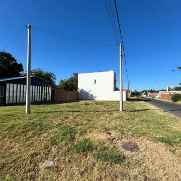 SE VENDE TERRENO CON POSIBILIDAD DE ENTREGA +CUOTAS