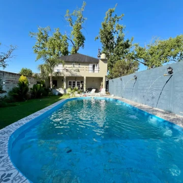 VENTA Hermosa casa Illia