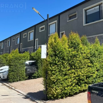 Venta Casa 4 ambientes  en La Cañada de Pilar