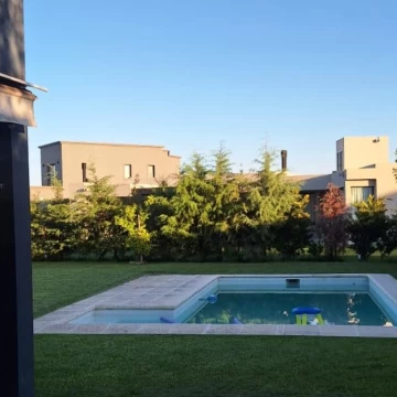 Casa en El Canton - Norte