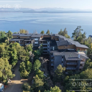 Monoambiente en venta en Barrancas de Melipal, vista parcial al lago