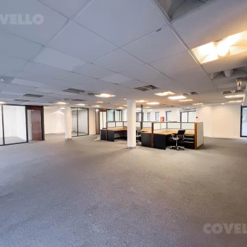 Alquiler oficina de 400 m2 en 2 plantas con 3 cocheras - Martínez