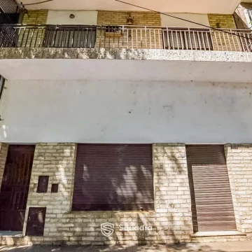VENTA | PERMUTA | FINANCIACIÓN - Local   Casa 3 Dormitorios - Luis Agote, Rosario. APTO CRÉDITO.