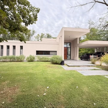 Espectacular residencia en Estancias del Pilar, sector Golf