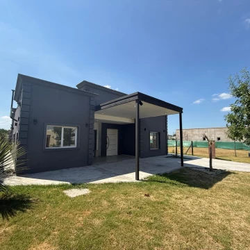 Casa en Venta 3 dormitorios   oficina San Pablo Pilar
