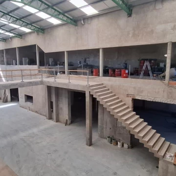 Depósito 1650 m2 cubiertos en Castelar, Moron