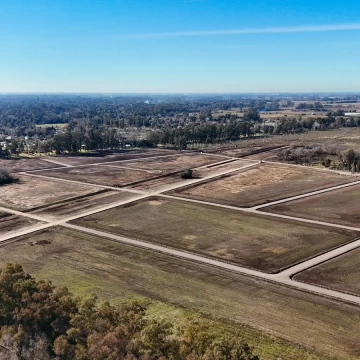 Venta Lote/Terreno en Los Robles 1 y 2, Parada Robles, Exaltacion De La Cruz -Financiacion-