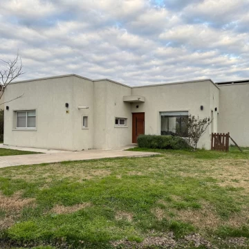 Casa en Venta 3 dormitorios San Ramiro Pilar del Este