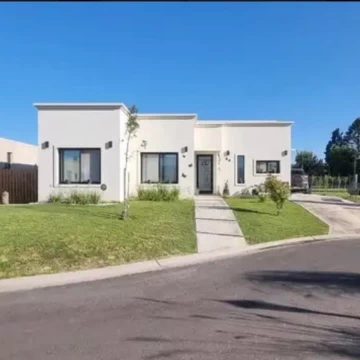 Casa en Venta 4 dormitorios Barrio Santa Elisa Pilar del Este
