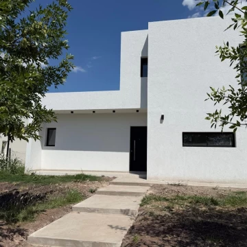 Casa en Venta 3 dorm Barrio Santa Lucia Pilar del Este