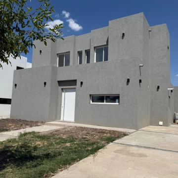 Casa en Venta 3 dorm Barrio Santa Lucia Pilar del Este 