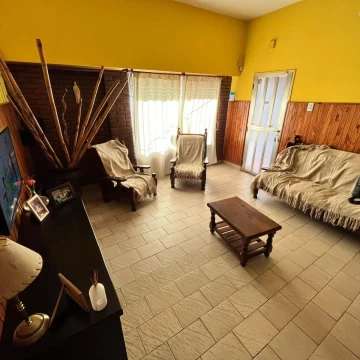 Casa en venta tres dormitorios excelente Barra 700 bis Rosario