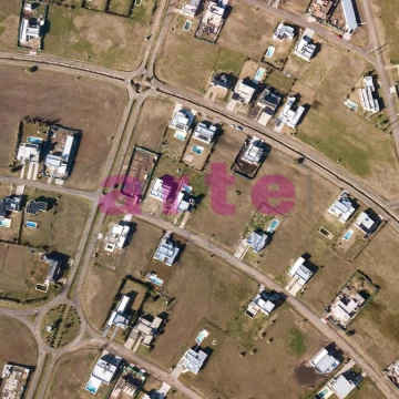 Terrenos a la venta en barrio cerrado Los juncos A22