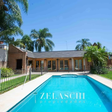 Casa en venta: sobre calle José Maria Bosch . Villa Bosch 