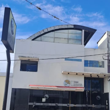 Venta inmueble mas fondo de comercio de hotel funcionando - San Lorenzo, Santa Fe