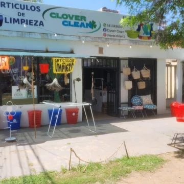 VENTA - Monoambiente con patio, cochera y local comercial. Granadero Baigorria.
