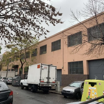 EXCELENTE Depósito 3300 mts cub Paternal MIXTURA 3
