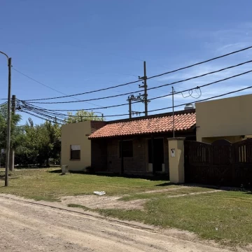 Casa en Venta de 2 Dormitorios en Roldan